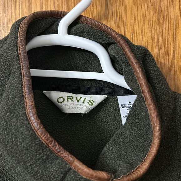 Orvis fleece pullover 1/4 snap with leather trim. - Picture 6 of 7